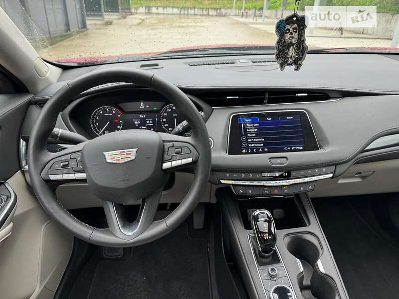Внедорожник / Кроссовер Cadillac XT4 2023 в Киеве