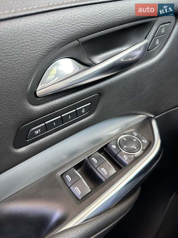 Внедорожник / Кроссовер Cadillac XT4 2018 в Сумах