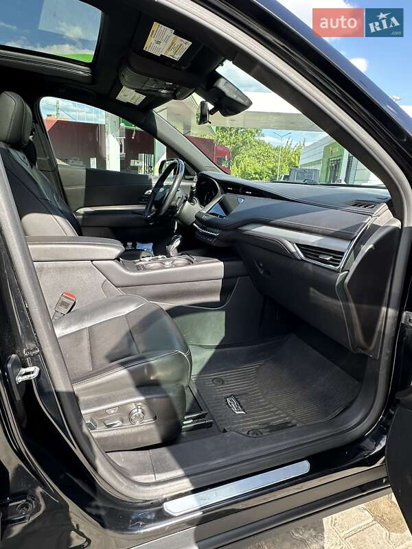 Внедорожник / Кроссовер Cadillac XT4 2018 в Сумах