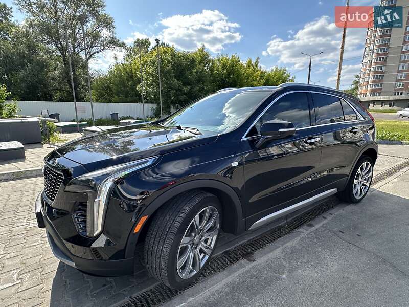 Внедорожник / Кроссовер Cadillac XT4 2018 в Сумах
