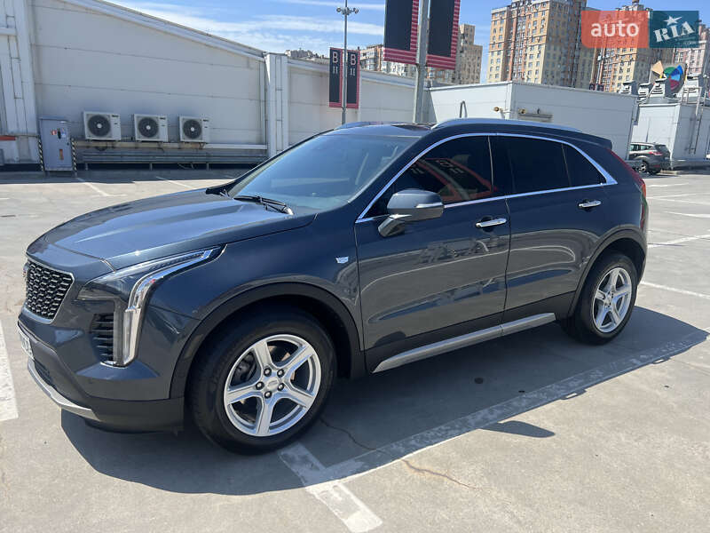 Внедорожник / Кроссовер Cadillac XT4 2018 в Киеве