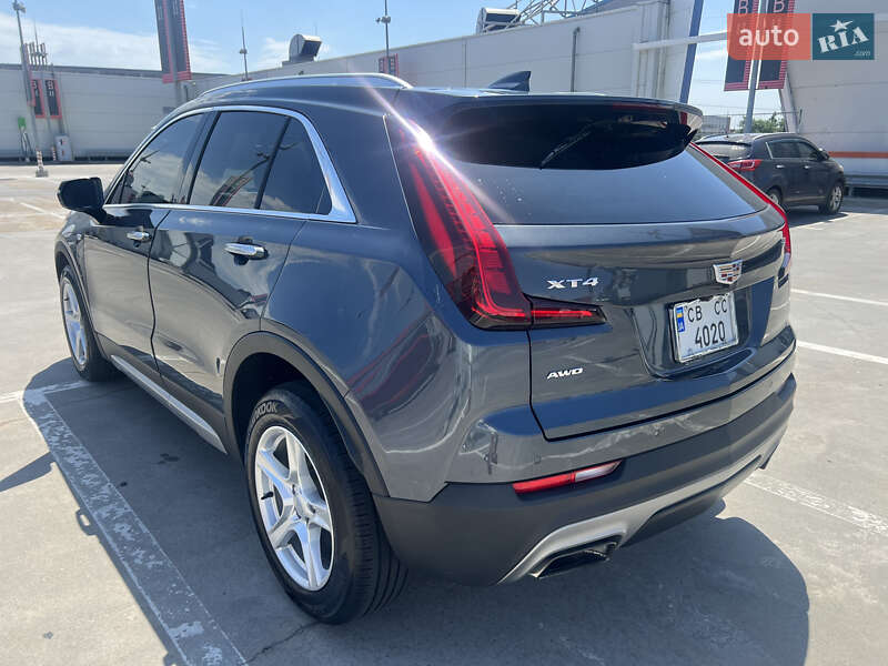 Внедорожник / Кроссовер Cadillac XT4 2018 в Киеве