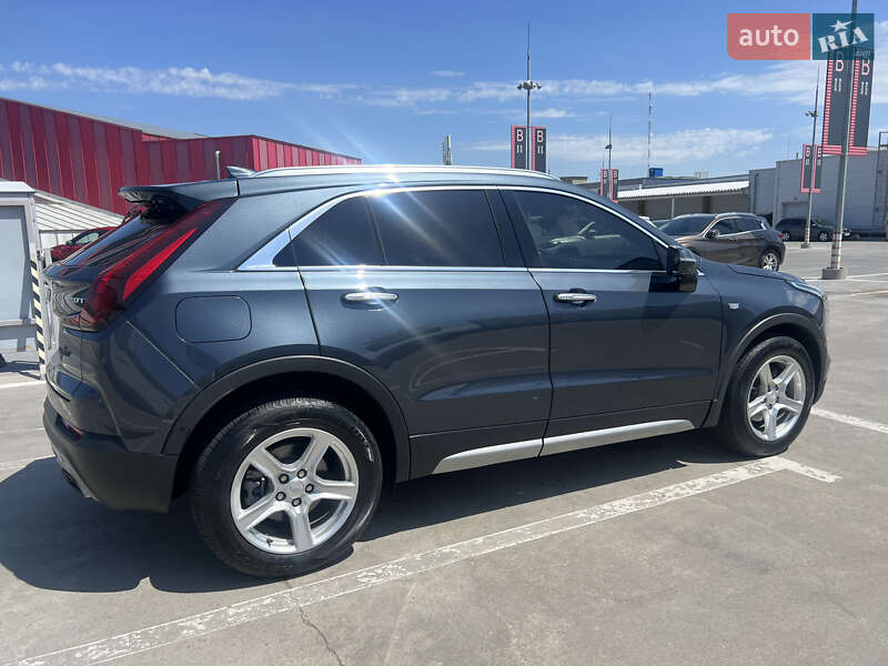 Внедорожник / Кроссовер Cadillac XT4 2018 в Киеве