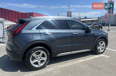 Внедорожник / Кроссовер Cadillac XT4 2018 в 
