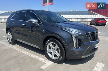 Внедорожник / Кроссовер Cadillac XT4 2018 в 