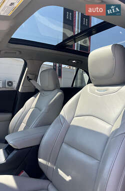 Внедорожник / Кроссовер Cadillac XT4 2018 в 