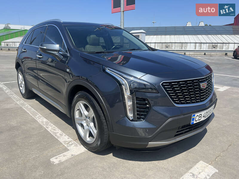Внедорожник / Кроссовер Cadillac XT4 2018 в Киеве