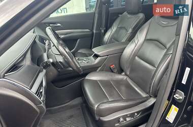 Внедорожник / Кроссовер Cadillac XT4 2018 в 