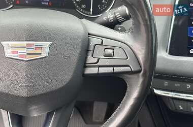 Внедорожник / Кроссовер Cadillac XT4 2018 в 