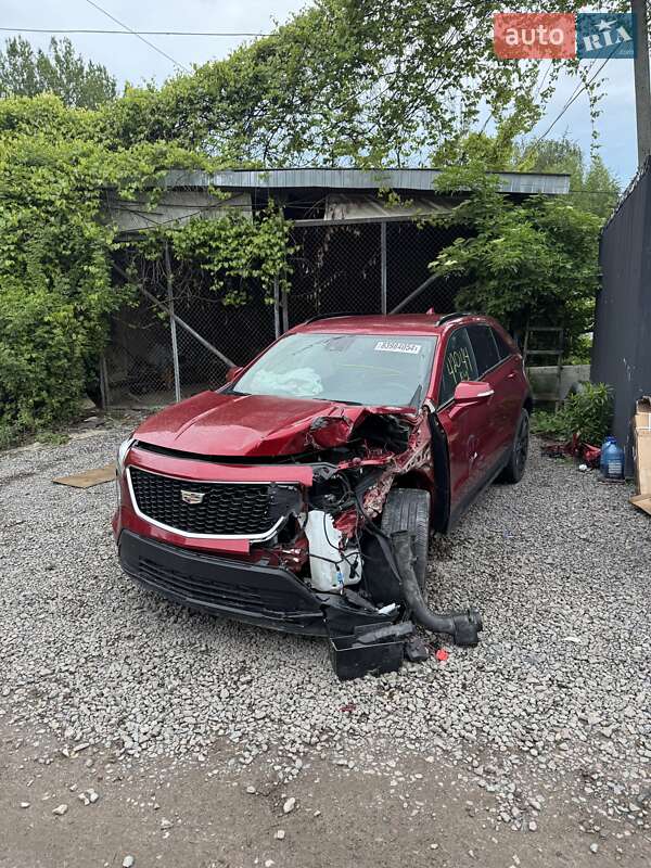 Позашляховик / Кросовер Cadillac XT4 2022 в 