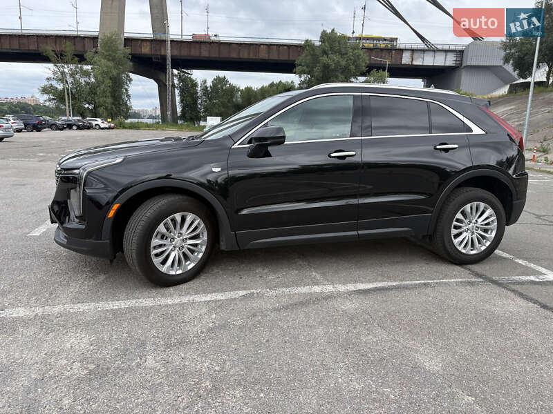 Универсал Cadillac XT4 2023 в Киеве