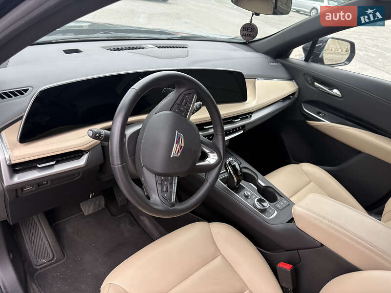 Универсал Cadillac XT4 2023 в Киеве