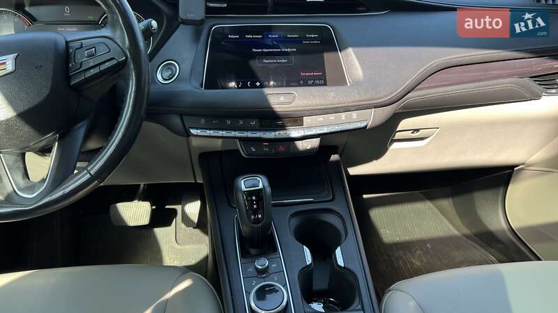 Внедорожник / Кроссовер Cadillac XT4 2018 в Одессе
