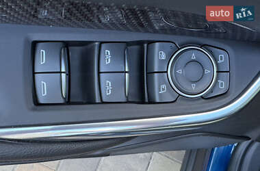 Внедорожник / Кроссовер Cadillac XT4 2019 в 