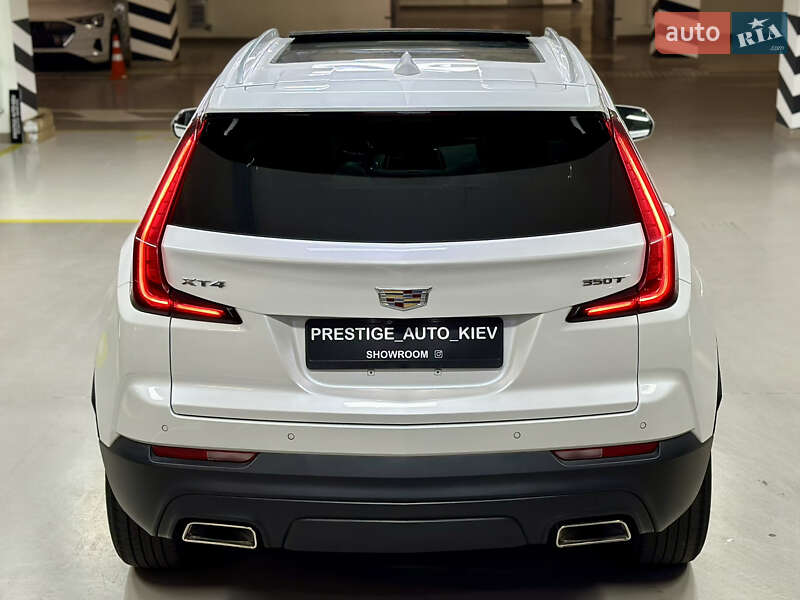 Внедорожник / Кроссовер Cadillac XT4 2022 в Киеве