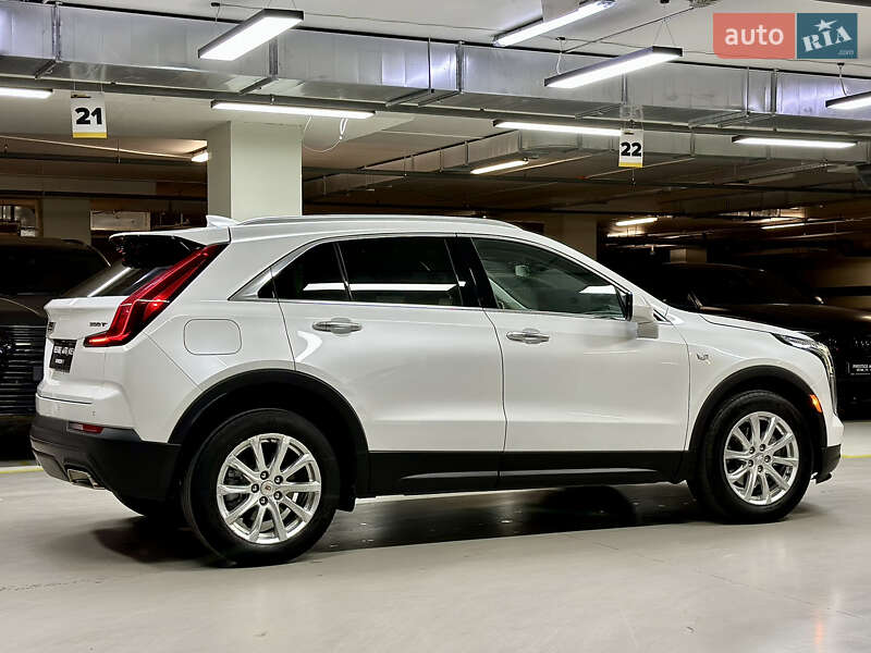Внедорожник / Кроссовер Cadillac XT4 2022 в Киеве