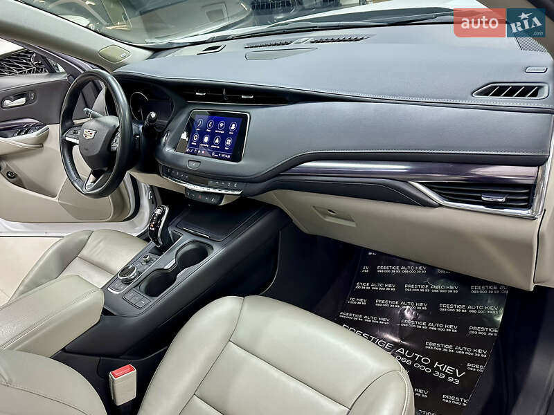 Внедорожник / Кроссовер Cadillac XT4 2022 в Киеве