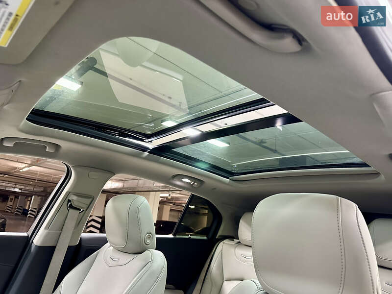 Внедорожник / Кроссовер Cadillac XT4 2022 в Киеве