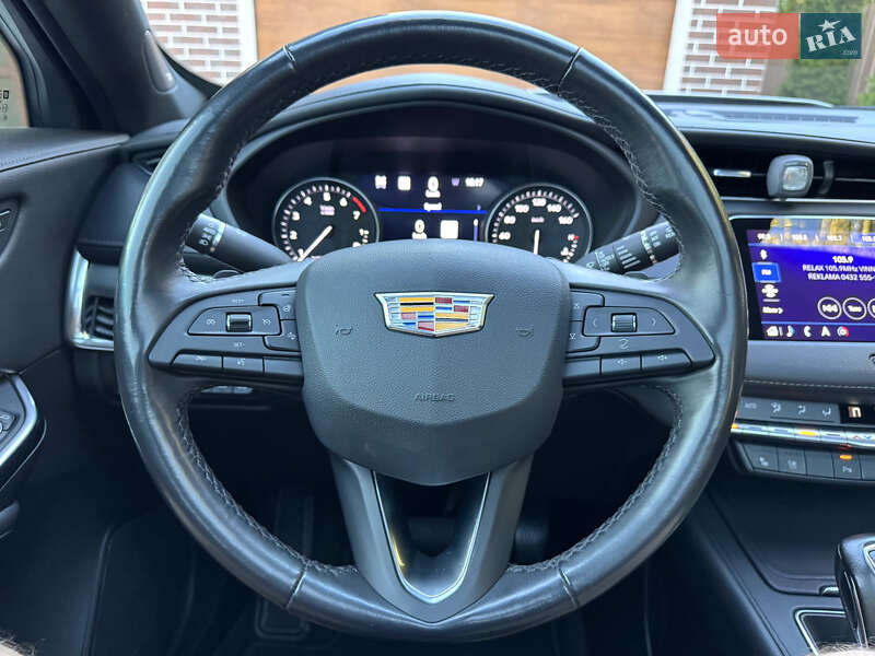 Внедорожник / Кроссовер Cadillac XT4 2019 в Виннице