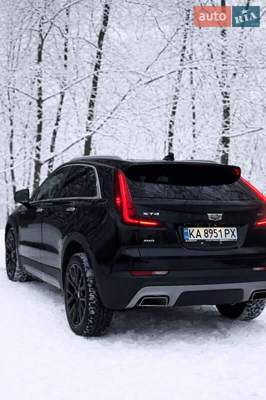 Универсал Cadillac XT4 2023 в Киеве