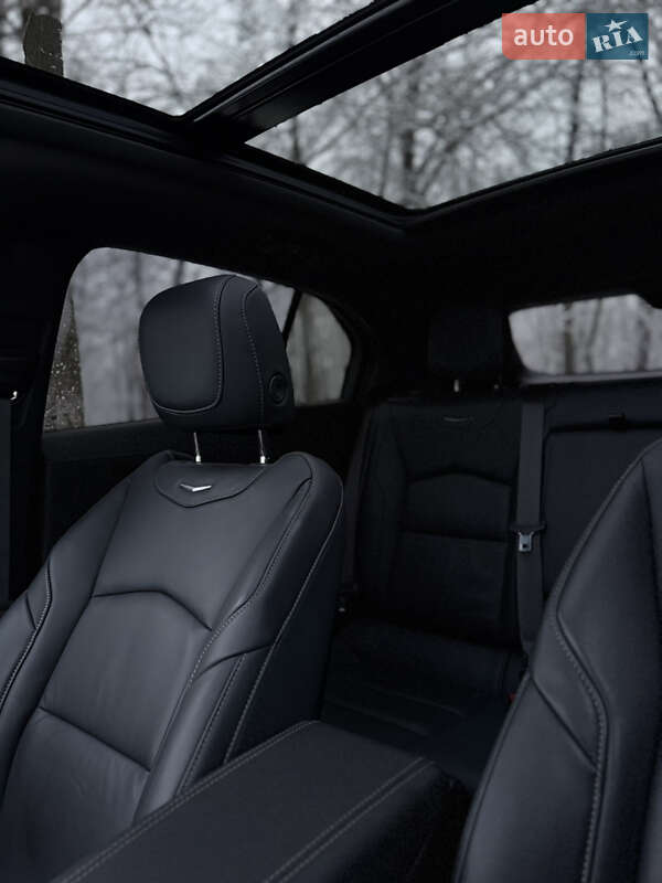 Универсал Cadillac XT4 2023 в Киеве