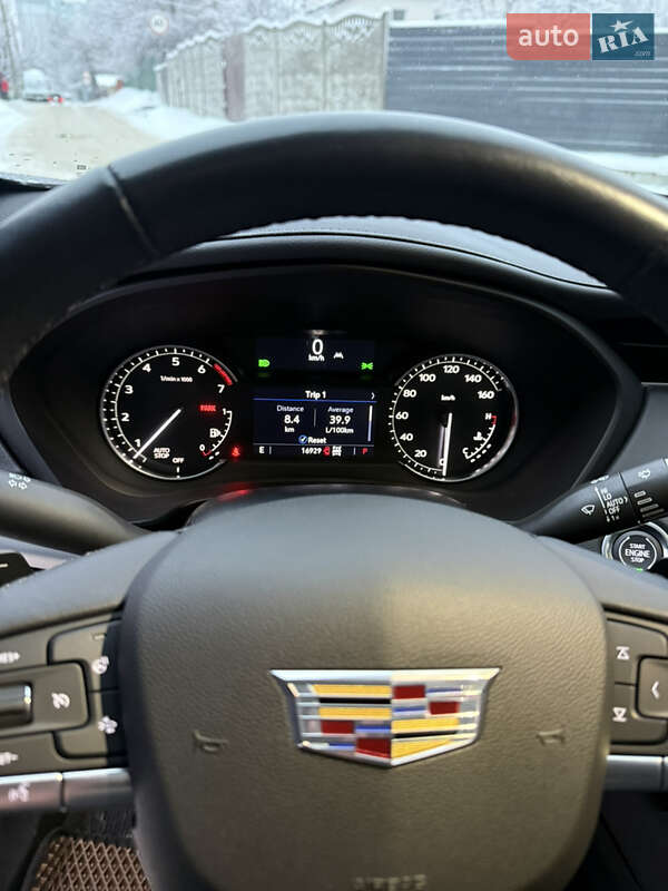 Универсал Cadillac XT4 2023 в Киеве