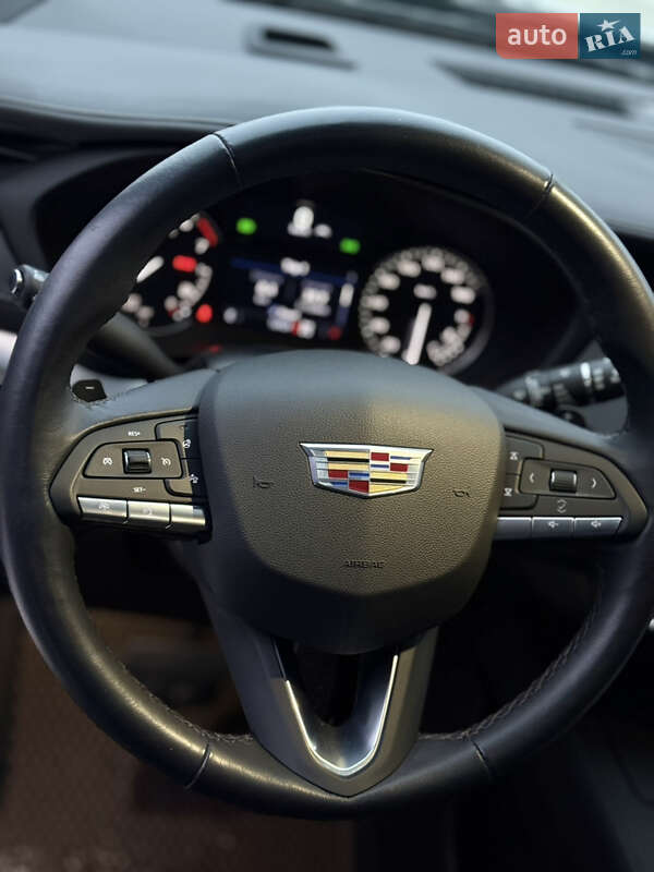Универсал Cadillac XT4 2023 в Киеве