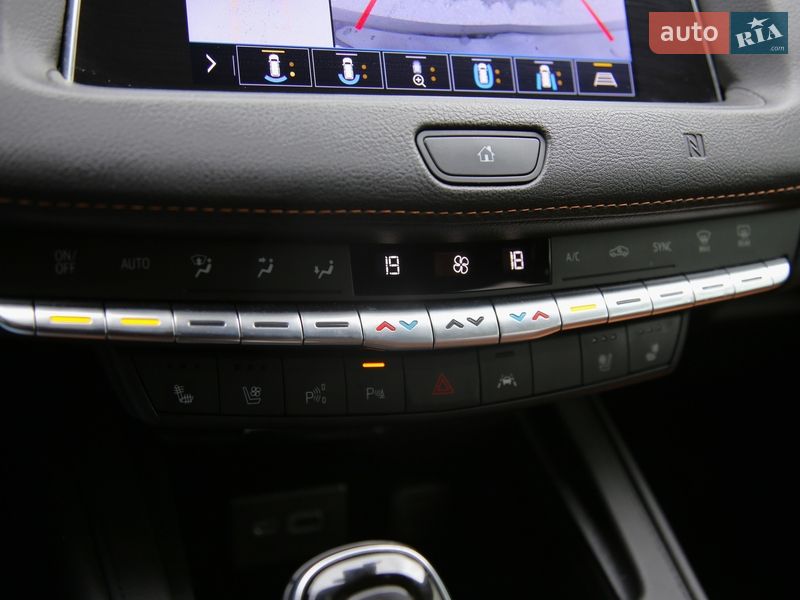 Позашляховик / Кросовер Cadillac XT4 2019 в Харкові