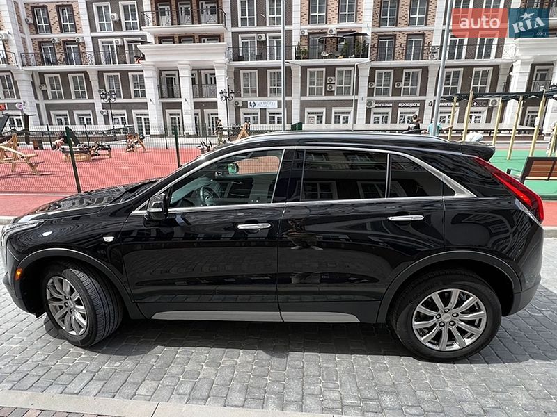 Внедорожник / Кроссовер Cadillac XT4 2020 в Киеве
