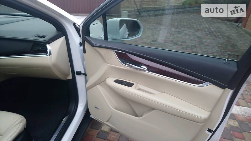 Позашляховик / Кросовер Cadillac XT5 2017 в Василькові