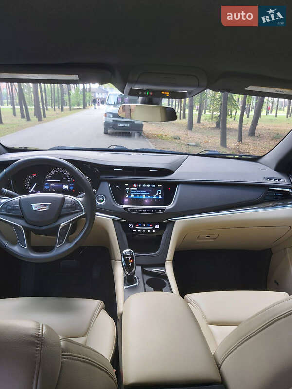 Внедорожник / Кроссовер Cadillac XT5 2016 в Житомире