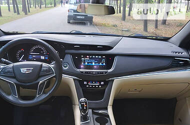 Позашляховик / Кросовер Cadillac XT5 2016 в Житомирі
