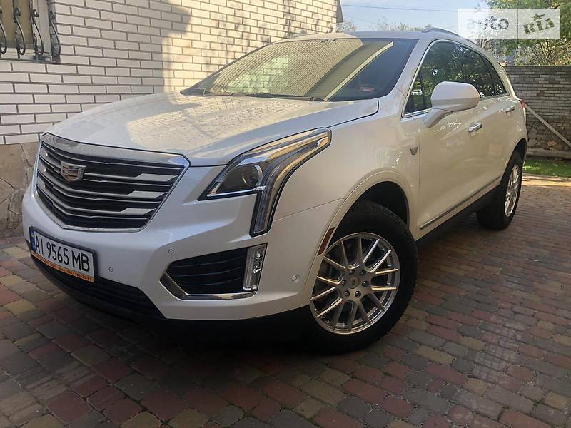 Внедорожник / Кроссовер Cadillac XT5 2016 в Киеве