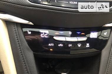 Внедорожник / Кроссовер Cadillac XT5 2016 в 