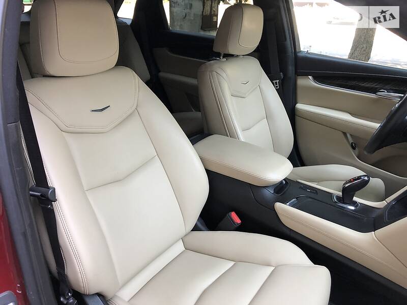 Внедорожник / Кроссовер Cadillac XT5 2016 в Одессе