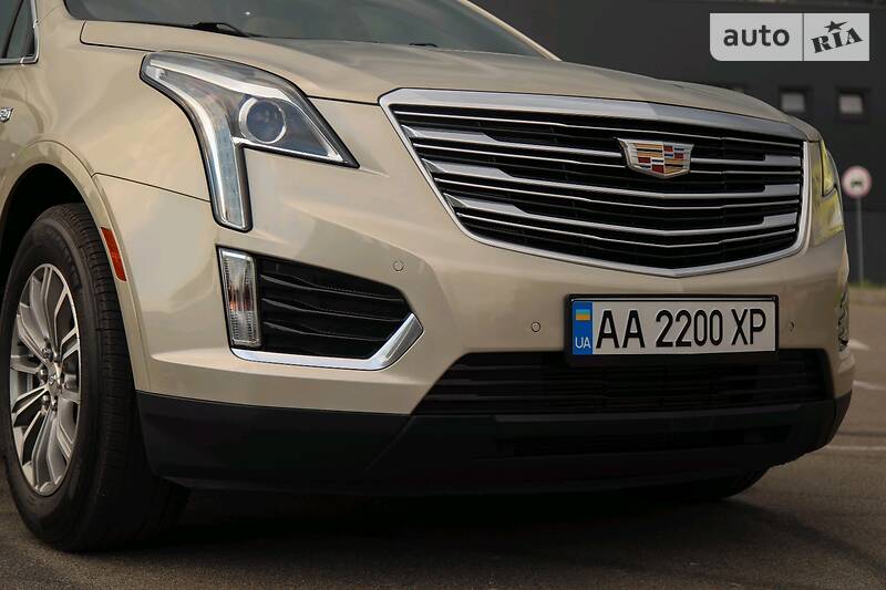 Внедорожник / Кроссовер Cadillac XT5 2016 в Киеве