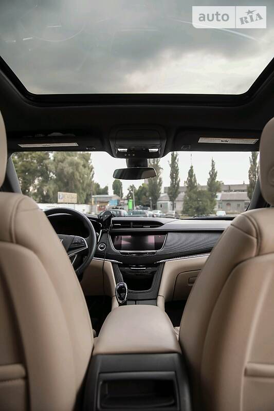 Внедорожник / Кроссовер Cadillac XT5 2016 в Киеве