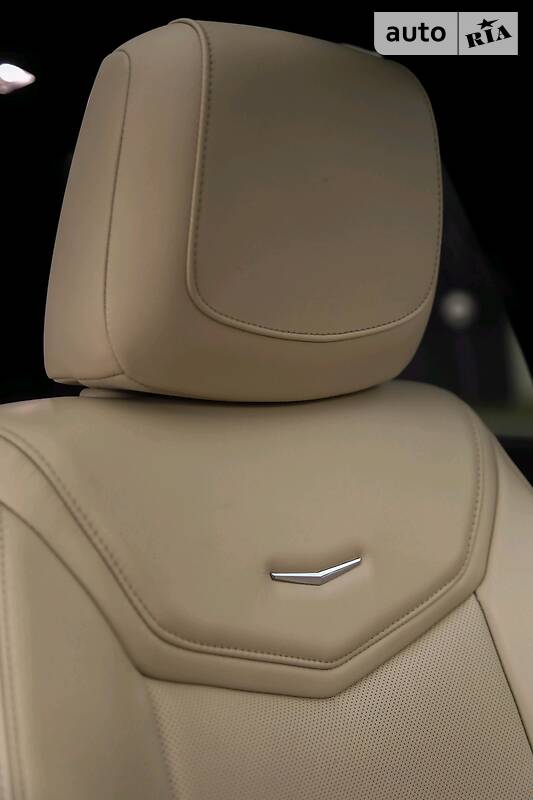 Внедорожник / Кроссовер Cadillac XT5 2016 в Киеве