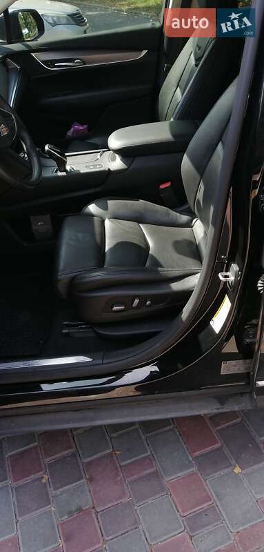 Внедорожник / Кроссовер Cadillac XT5 2016 в Кропивницком