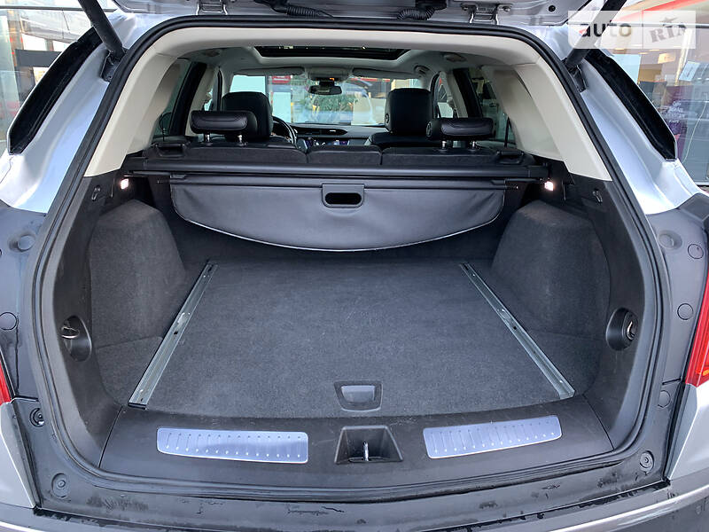 Внедорожник / Кроссовер Cadillac XT5 2018 в Киеве