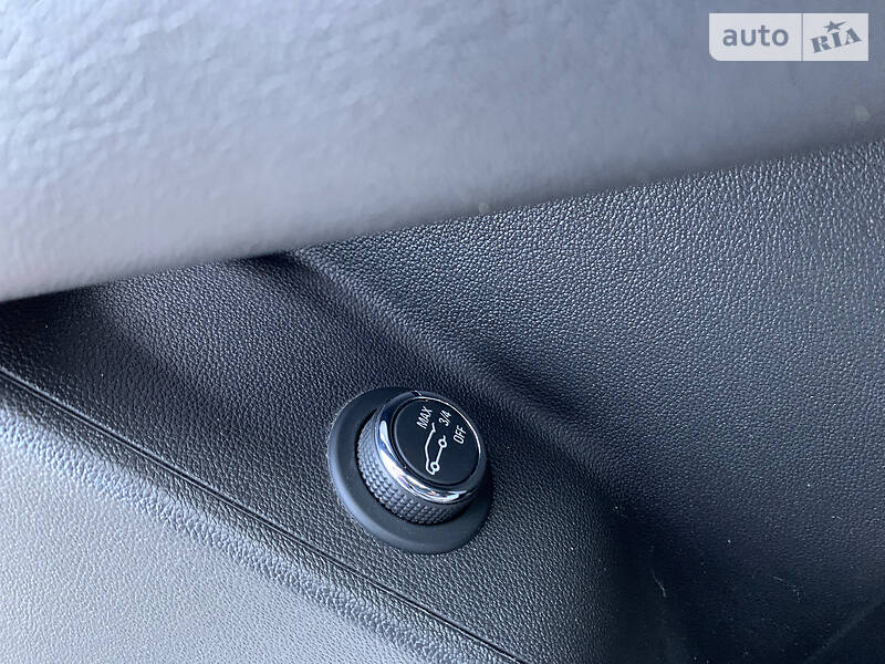 Внедорожник / Кроссовер Cadillac XT5 2018 в Киеве