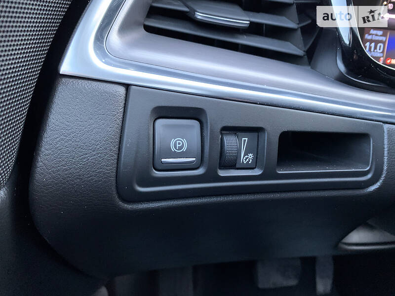 Внедорожник / Кроссовер Cadillac XT5 2018 в Киеве