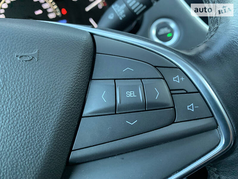 Внедорожник / Кроссовер Cadillac XT5 2018 в Киеве