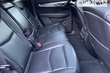 Внедорожник / Кроссовер Cadillac XT5 2018 в 
