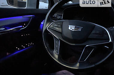 Внедорожник / Кроссовер Cadillac XT5 2018 в 