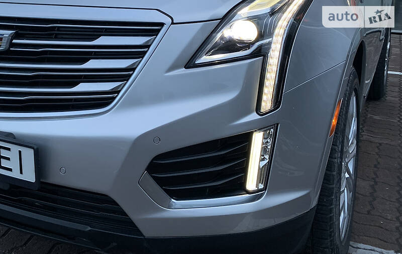 Внедорожник / Кроссовер Cadillac XT5 2018 в Киеве