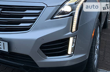 Внедорожник / Кроссовер Cadillac XT5 2018 в 