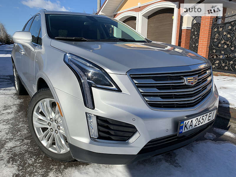 Внедорожник / Кроссовер Cadillac XT5 2018 в 