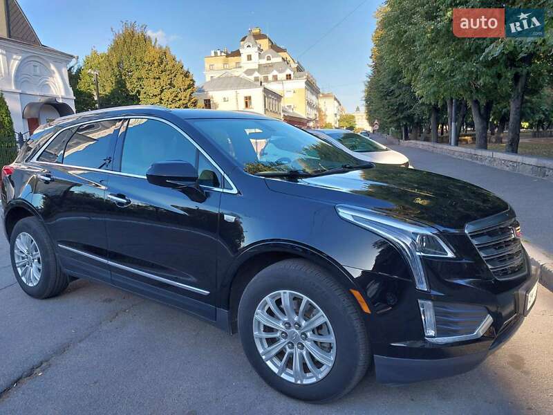Внедорожник / Кроссовер Cadillac XT5 2016 в Житомире
