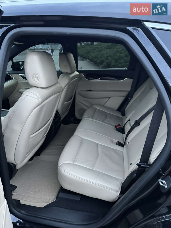 Внедорожник / Кроссовер Cadillac XT5 2017 в Умани